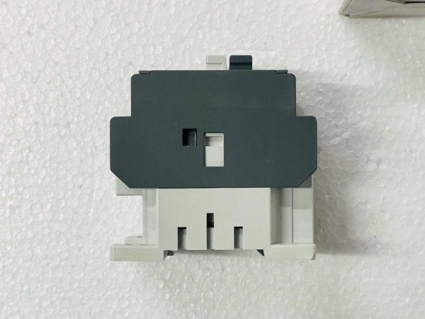 ABB 1SBL141001R8810 OVR Surge Protective Device A9-30-10 230-240V 50HZ 3 Pole CONTACTOR - Image 4