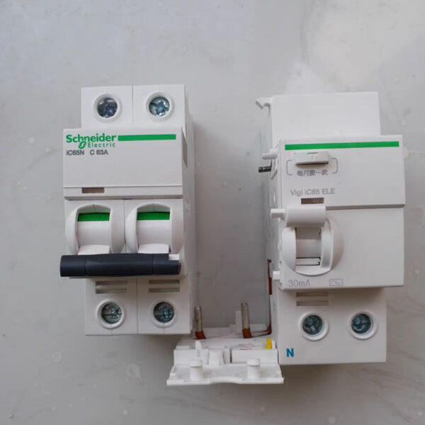 Schneider iC65N A9F18263R C63A 2P Air Open Household Circuit Breaker - Image 2