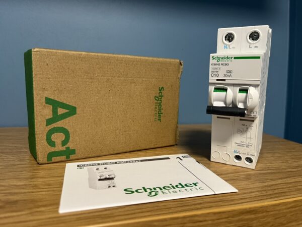 Schneider A9D11210 240V RCBO iC60H2 2P10A 30mA Overcurrent protection circuit breaker