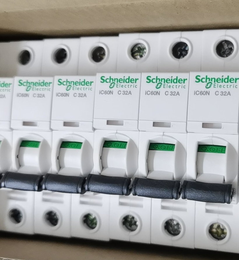 Schneider Acti9 iC60N A9F75101 A9F75102 A9F75103 A9F75104 A9F75106 A9F75110 A9F75116 A9F75120 A9F75125 A9F75132 A9F75140 A9F75150 A9F75163 miniature circuit breaker