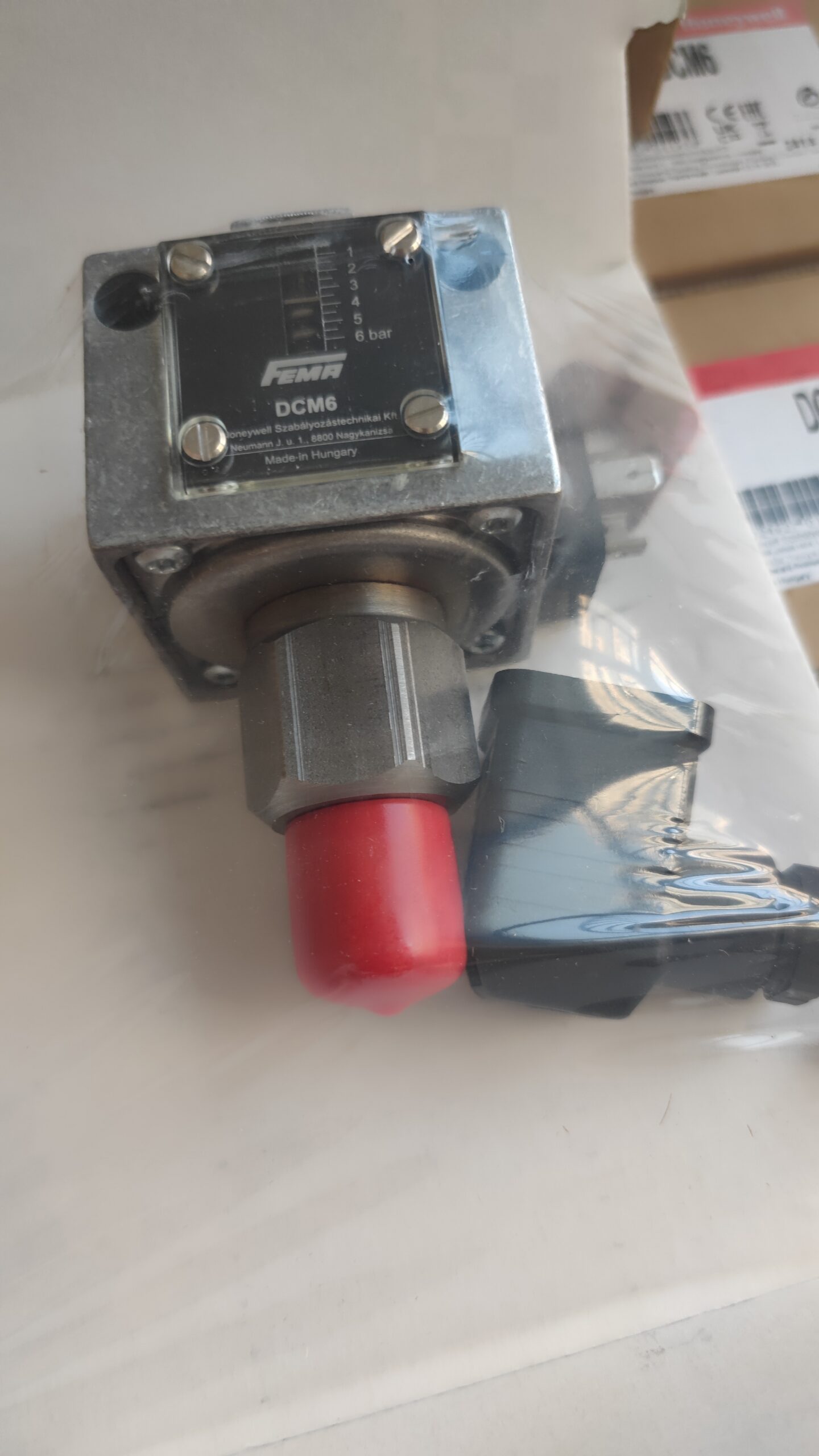 Honeywell Original New FEMA DCM6 high-precision mechanical pressure switch