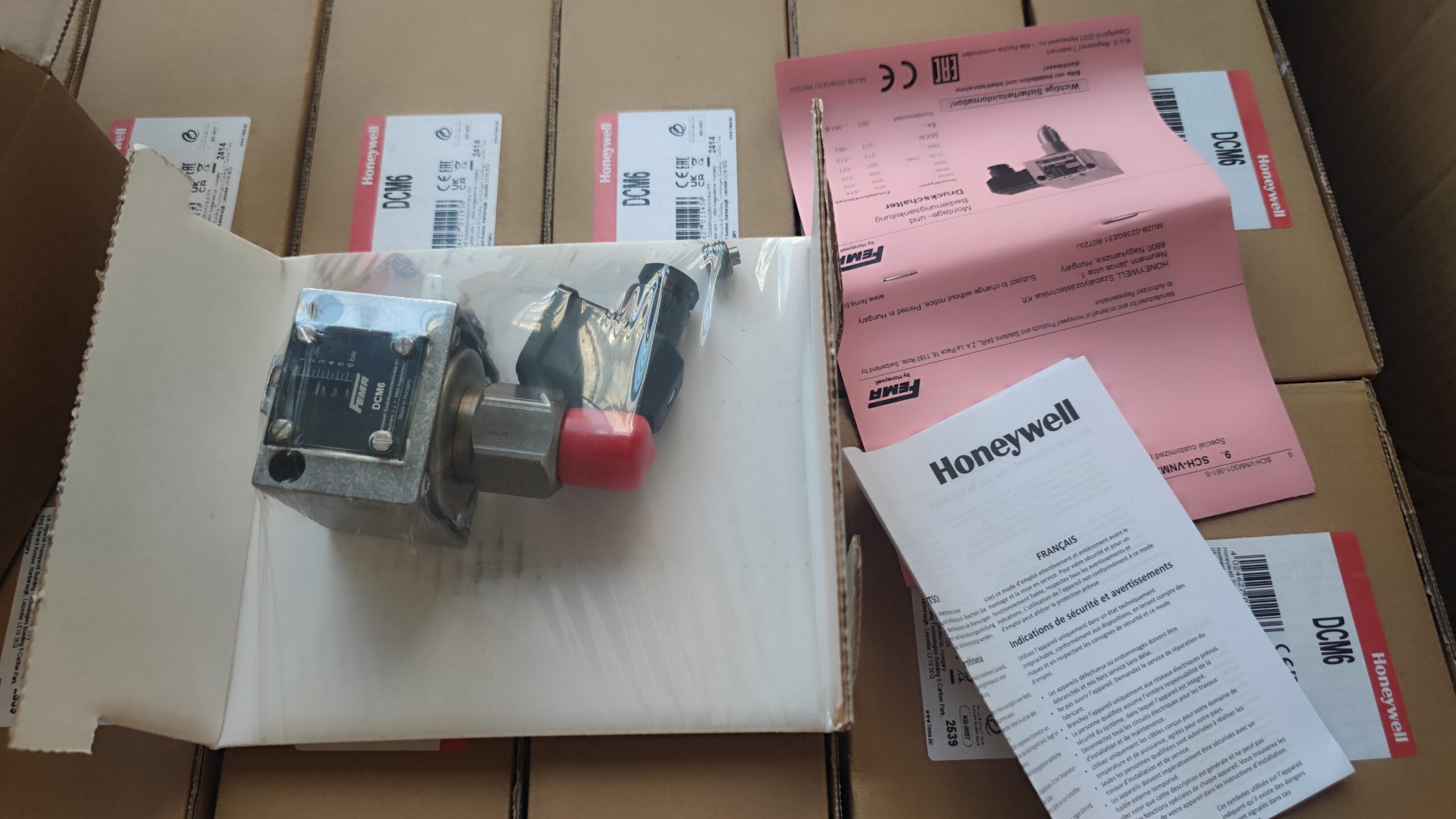 Honeywell Original New FEMA DCM6 high-precision mechanical pressure switch - Image 3